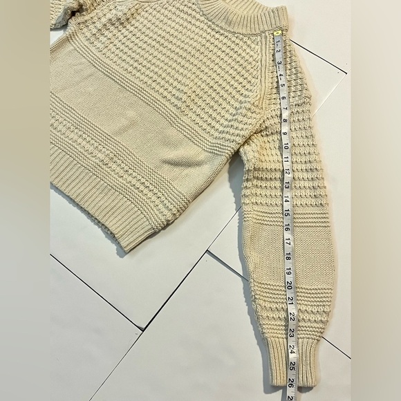 Universal Thread Women’s Cream Knit Warm Cozy Sweater Size Small - Picture 7 of 14